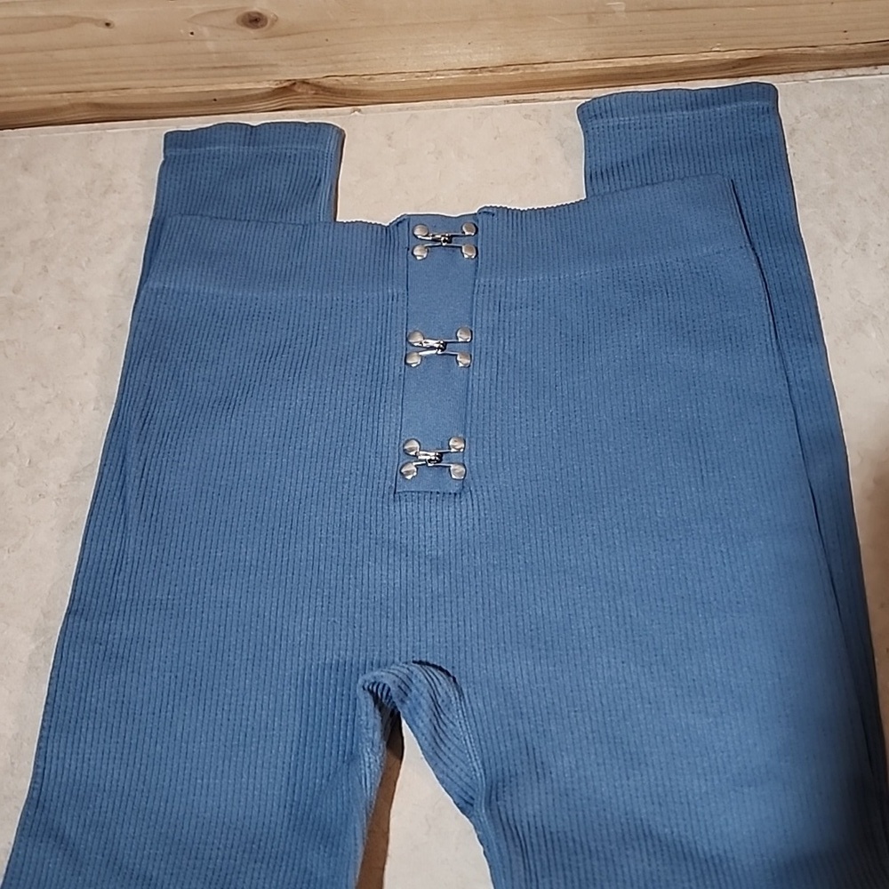 Zara Front Hook Ribbed leggings size xs